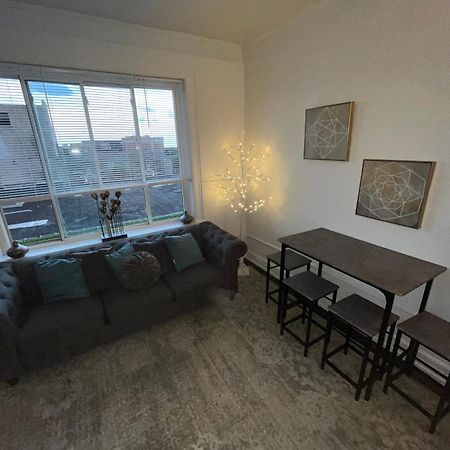 2 Bedroom Stylist Apartment ديترويت المظهر الخارجي الصورة
